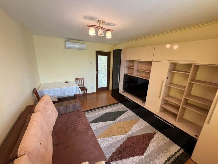 Apartament cu 2 camere decomandat în Drumul Taberei