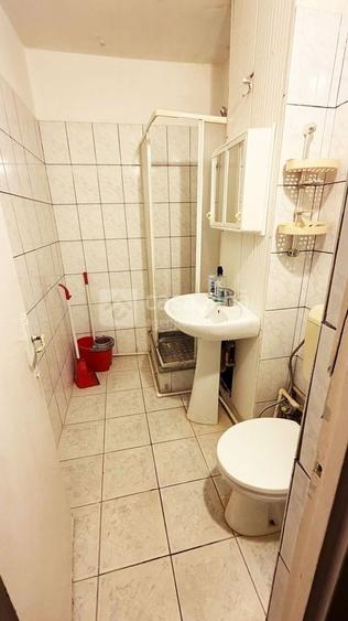 Garsonieră decomandată în Central