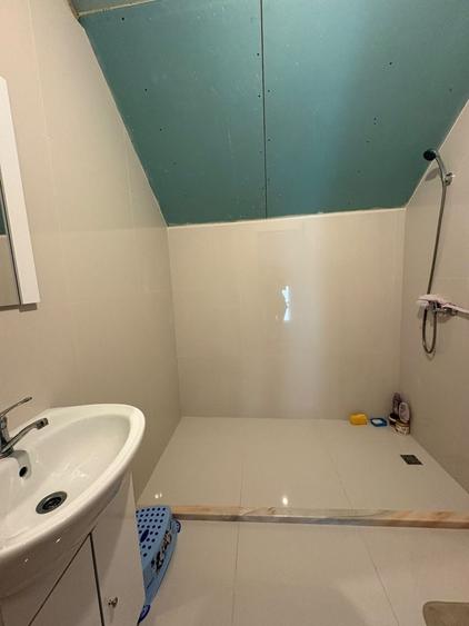 Casă cu 4 camere în Bejan