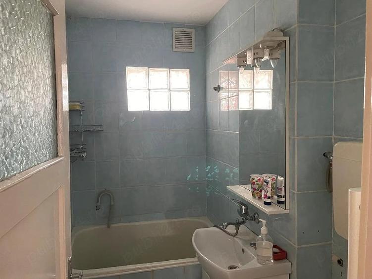 Apartament cu 2 camere nedecomandat în Calea București