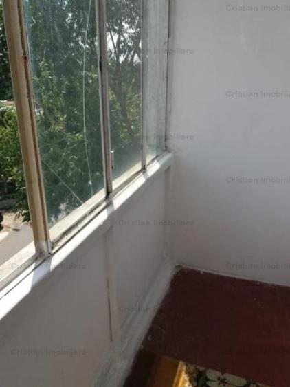 Apartament cu 3 camere decomandat în Apollo