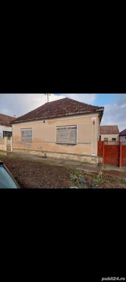 Casă cu 6 camere cu Teren 3000 Mp în Chesinț