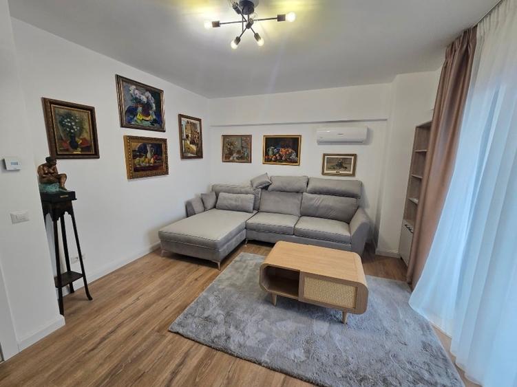 Apartament cu 3 camere decomandat, mobilat în Tătărași