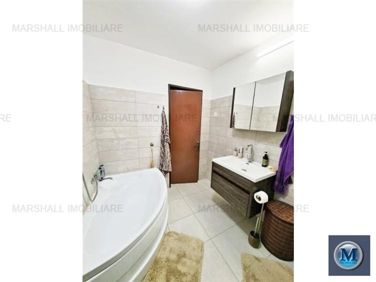 Casă cu 9 camere cu Piscina în Puchenii Mari