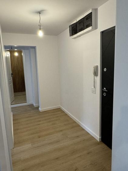 Apartament cu 2 camere decomandat în Tei