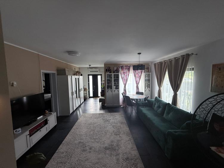 Casă cu 3 camere în Central
