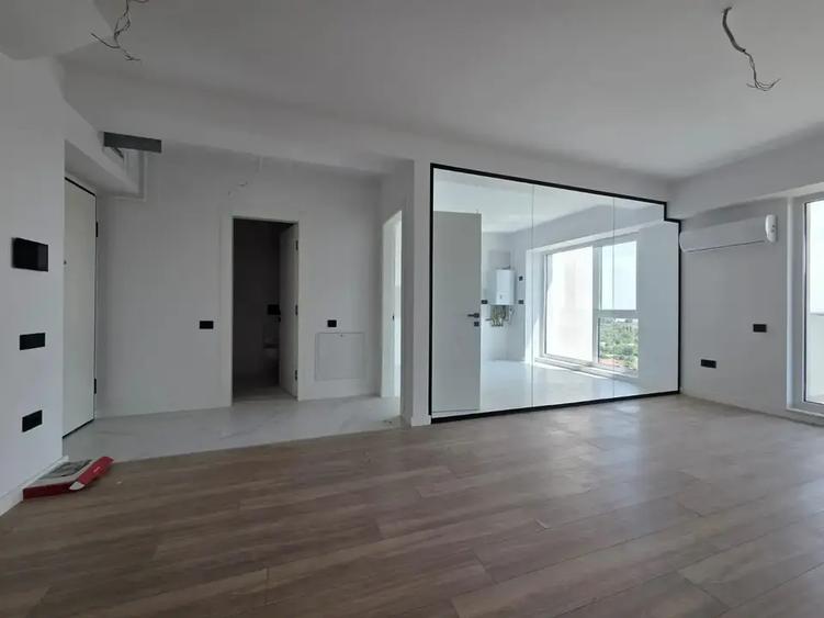 Apartament cu 3 camere decomandat în Titan