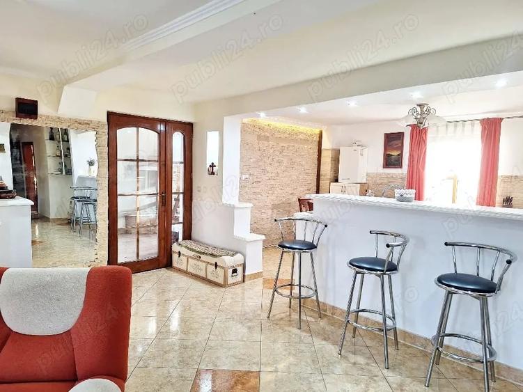 Casă cu 3 camere cu Teren 400 Mp în Central