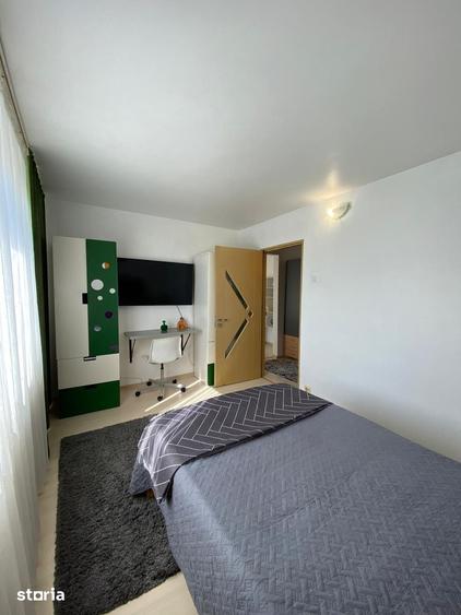 Apartament cu 2 camere semidecomandat în Craiovița Nouă