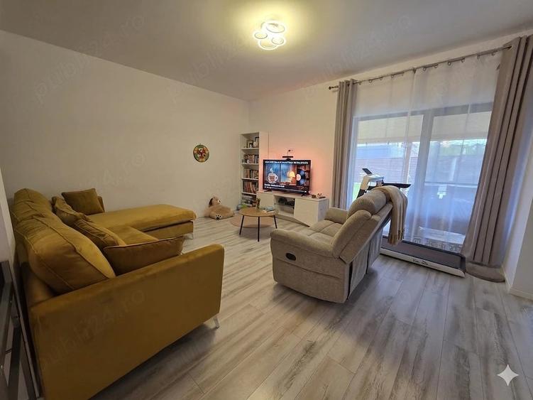 Casă cu 7 camere cu Teren 400 Mp în Vișan