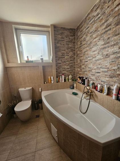 Duplex cu 4 camere cu Canalizare în Tei