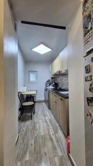 Apartament cu 2 camere decomandat în 1 Decembrie