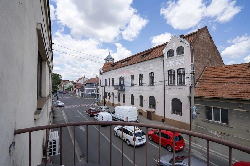 Apartament cu 2 camere decomandat în Central