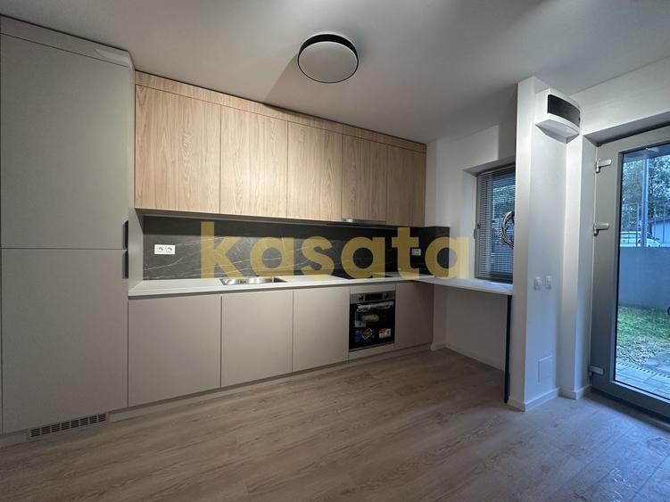 Apartament cu 3 camere decomandat, mobilat în Tei