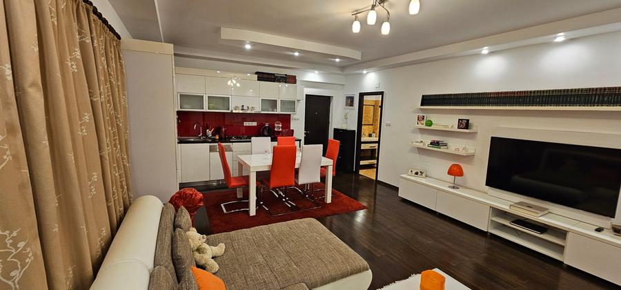 Apartament cu 2 camere semidecomandat, mobilat în Cetate