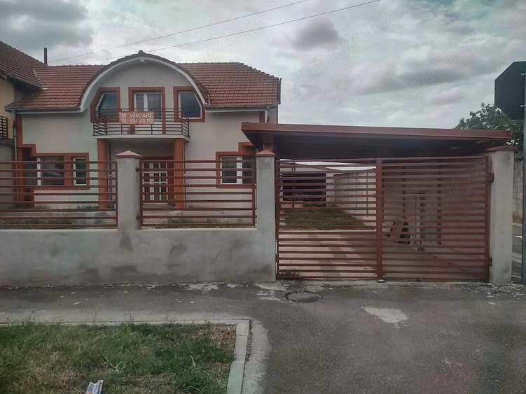 Casă cu 3 camere cu Teren 2400 Mp în Diosig
