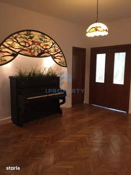 Apartament cu 3 camere, mobilat în Universitate