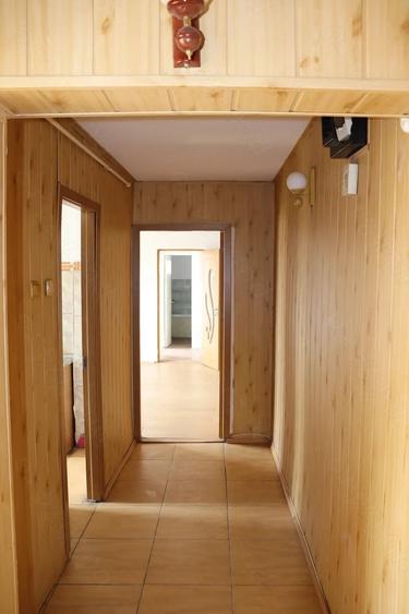 Apartament cu 3 camere semidecomandat în Dorobanți 1