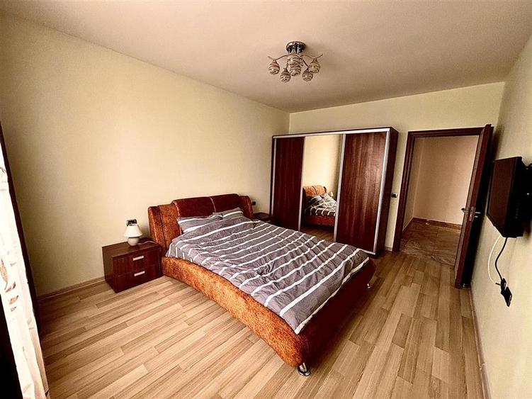 Apartament cu 2 camere semidecomandat, mobilat în Tractorul — fotografia 3