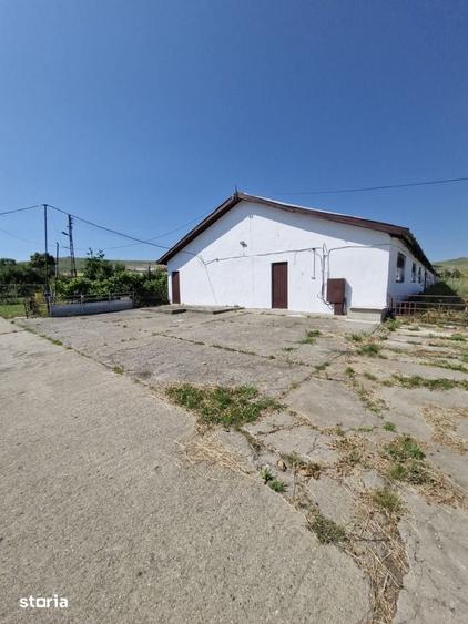 Spațiu comercial, de 6,000 mp, în Central