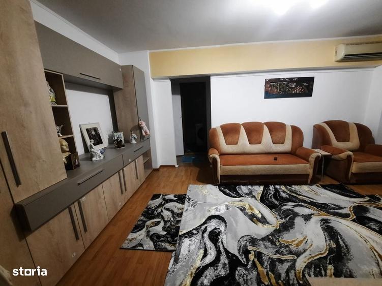 Apartament cu 2 camere decomandat în Tei