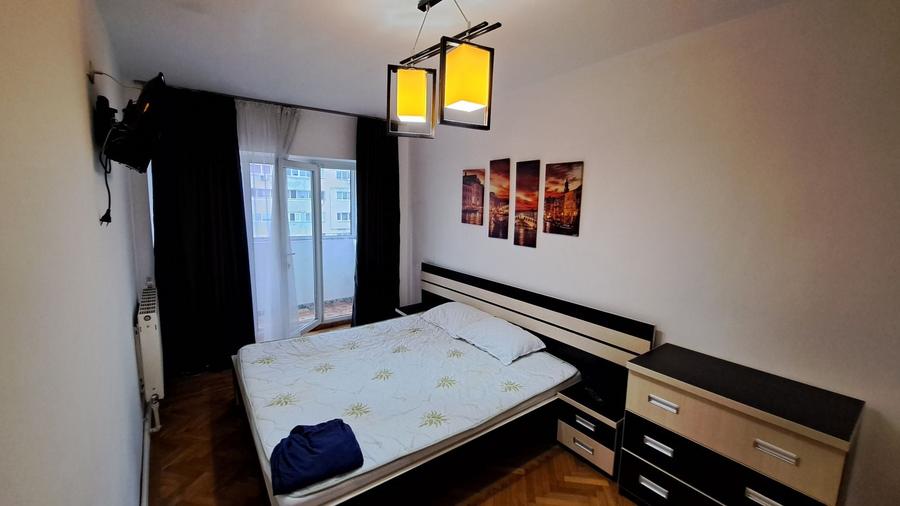 Apartament cu 3 camere decomandat în Central