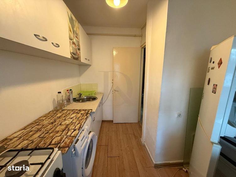 Garsonieră decomandată în Podul de Fier
