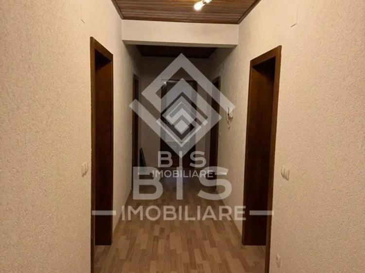 Casă individuală cu 6 camere cu Canalizare în Ultracentral