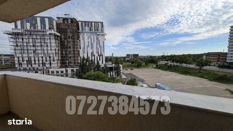 Apartament cu 3 camere semidecomandat în Cug