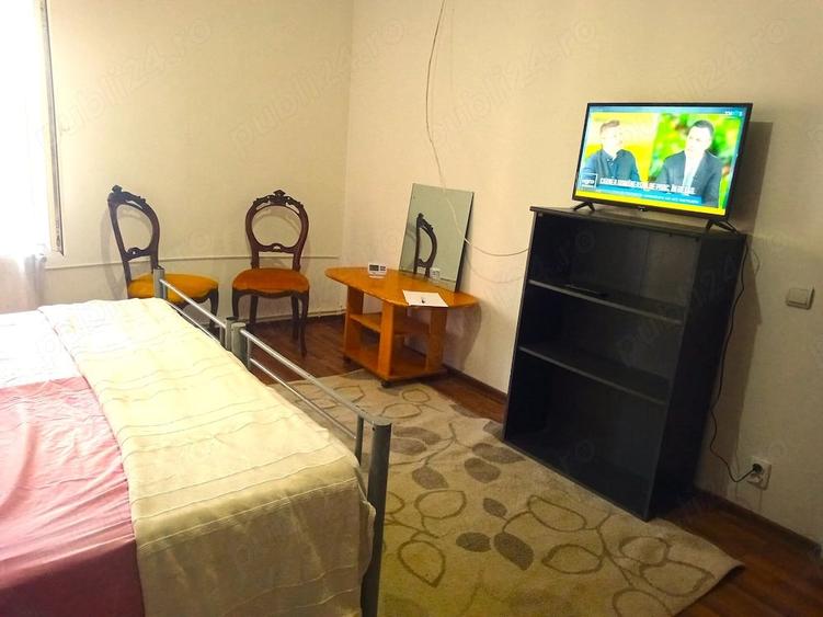 Garsonieră decomandată în Casa de Cultură