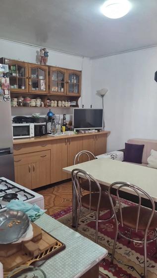 Casă cu 3 camere cu Teren 180 Mp în Rahova