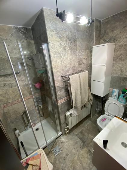 Apartament cu 4 camere semidecomandat în Universitate