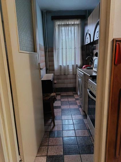 Apartament cu 3 camere decomandat în Ostroveni