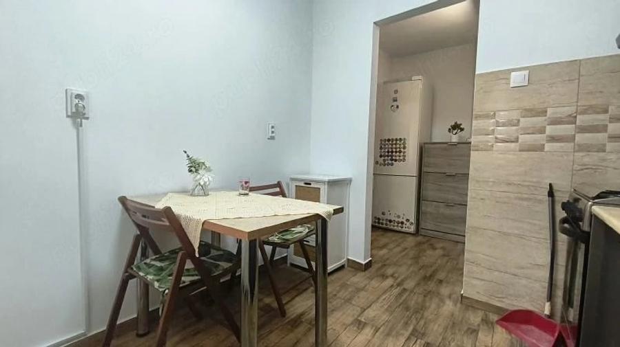 Apartament cu 2 camere semidecomandat în Piața Centrală