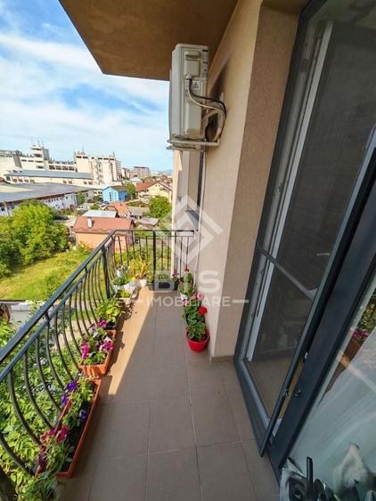 Apartament cu 3 camere decomandat în Sud