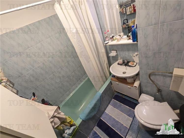 Apartament cu 2 camere semidecomandat, mobilat în 1 Mai