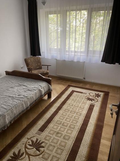 Apartament cu 3 camere în Piața Unirii