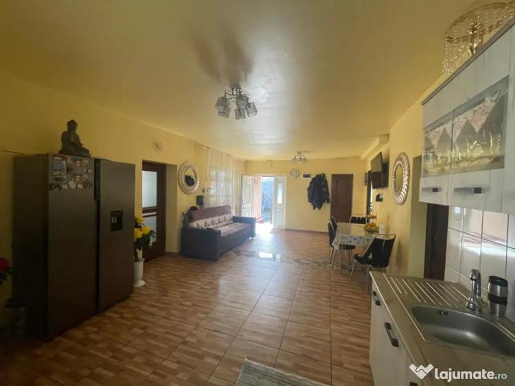 Casă cu 3 camere cu Teren 350 Mp în Ferneziu
