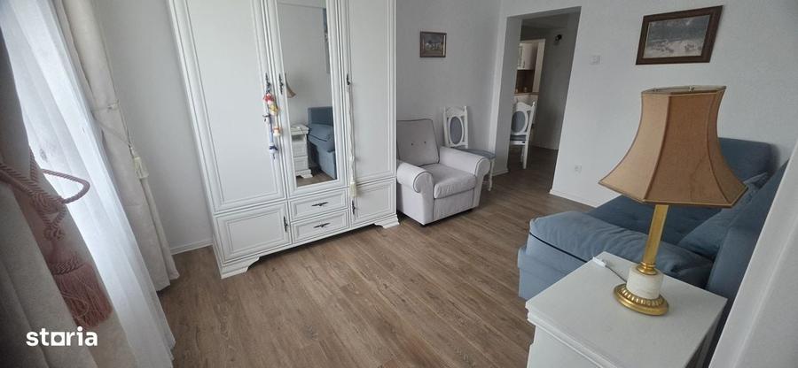 Apartament cu 3 camere în Policlinica