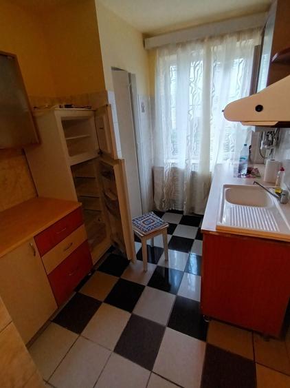 Apartament cu 2 camere decomandat în Chețani
