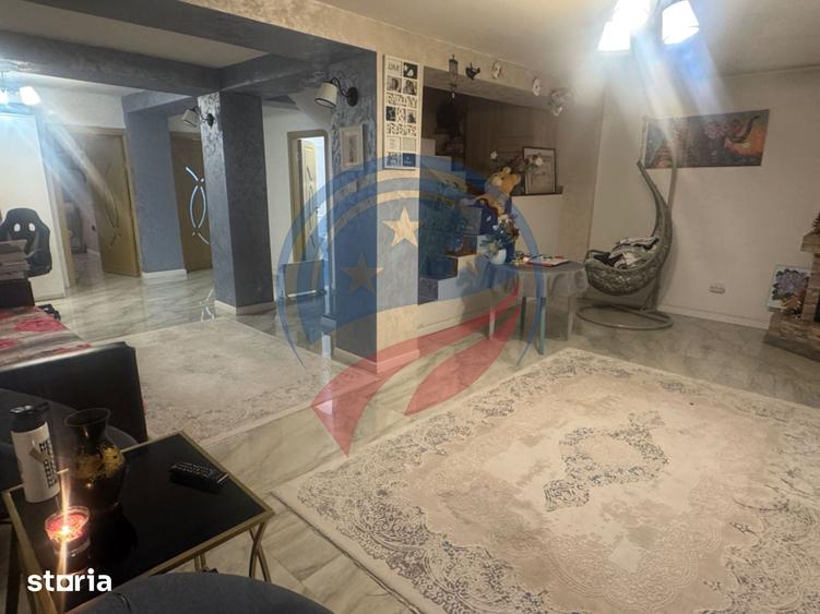 Casă cu 5 camere cu Teren 1800 Mp în Butoiești