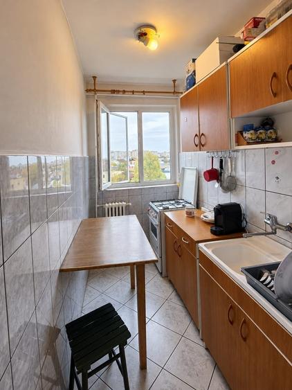 Apartament cu 2 camere semidecomandat, mobilat în Republicii