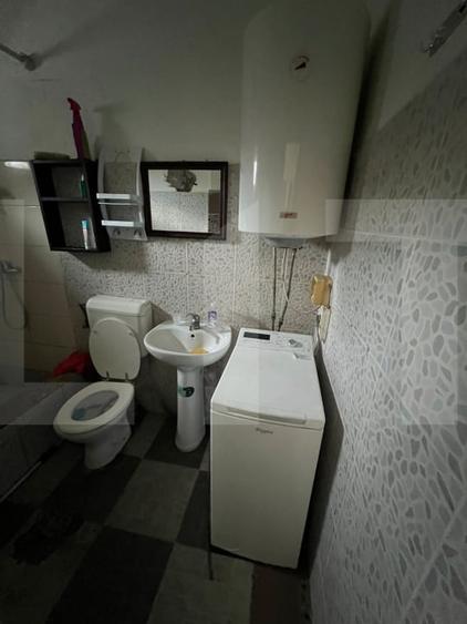 Casă individuală cu 10 camere cu Canalizare în Fratelia