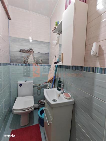 Apartament 3 camere cf 1 semidecomandat zona Crang - 1