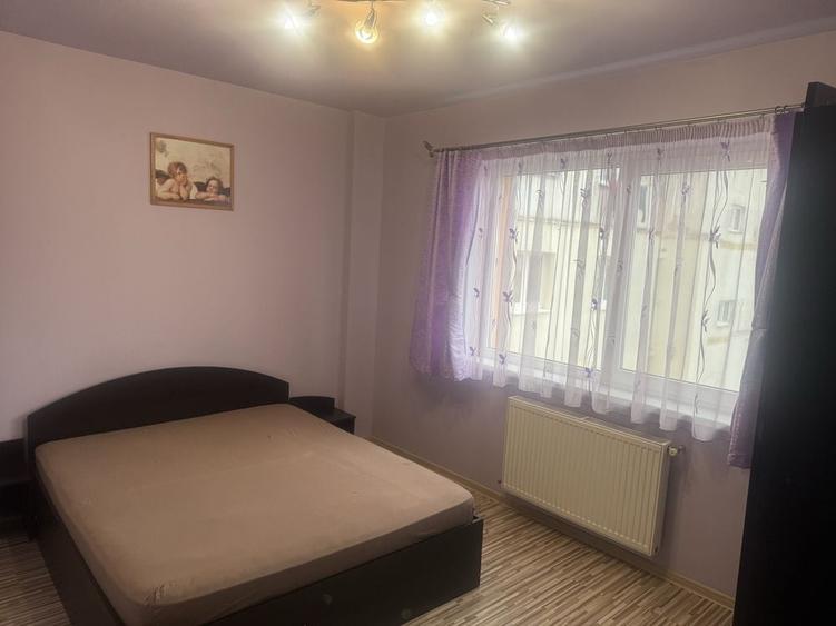 Apartament cu 2 camere decomandat în Sud