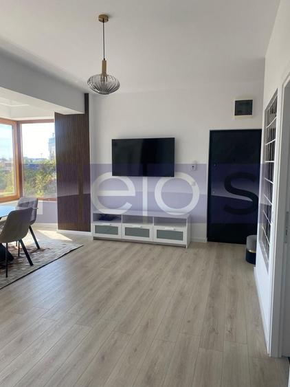 Apartament cu 3 camere decomandat, mobilat în Băneasa