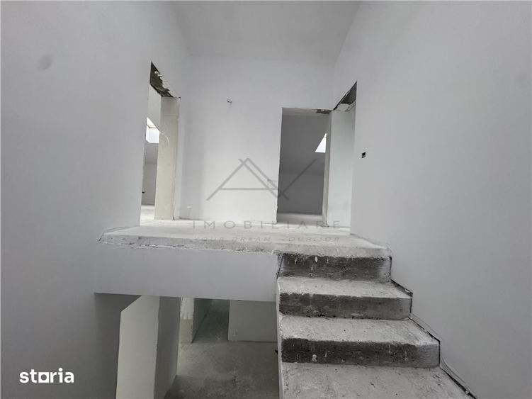 Casă cu 7 camere cu Teren 550 Mp în Ciorogârla
