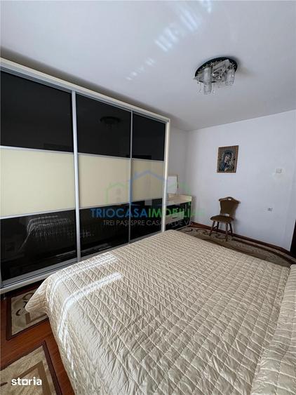 Casă cu 8 camere cu Teren 800 Mp în Central