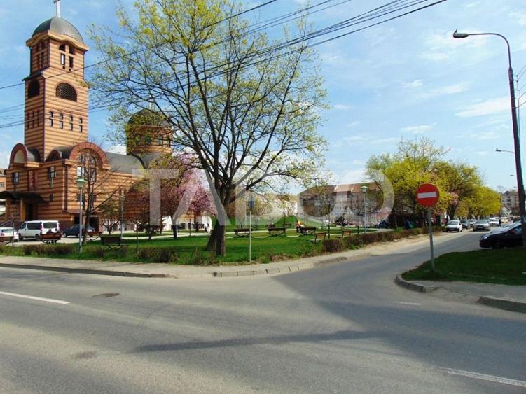 Apartament de vanzare la etaj 1 2 camere boxa depozitare zona Strand - 1