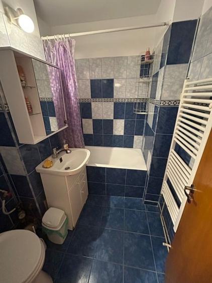 Apartament cu 4 camere decomandat, mobilat în Gorjului